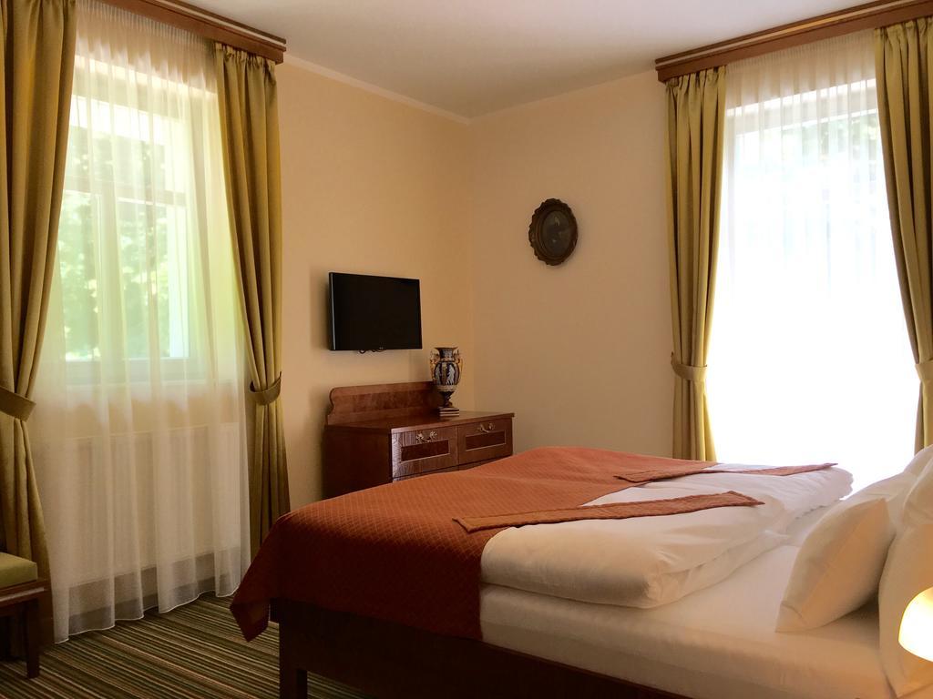 Parkhotel Forest Mariënbad Buitenkant foto